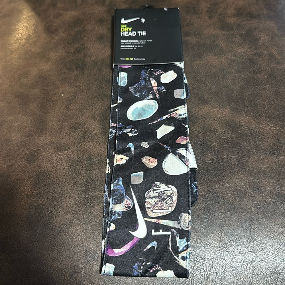 Nike Fly Graphic Head tie: BLACK/PRINTED: NEW WITH TAGS: ONE SIZE